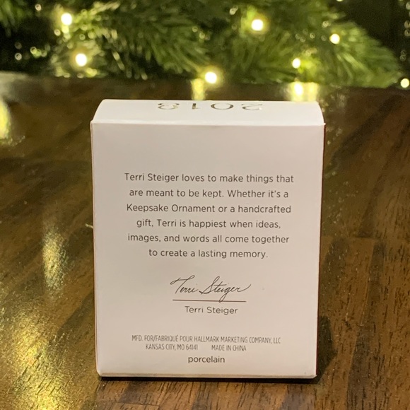 🎄 Hallmark Keepsake 2018 Mini Littlest Angel Bell Porcelain, 1.35" BNIB - Picture 5 of 5